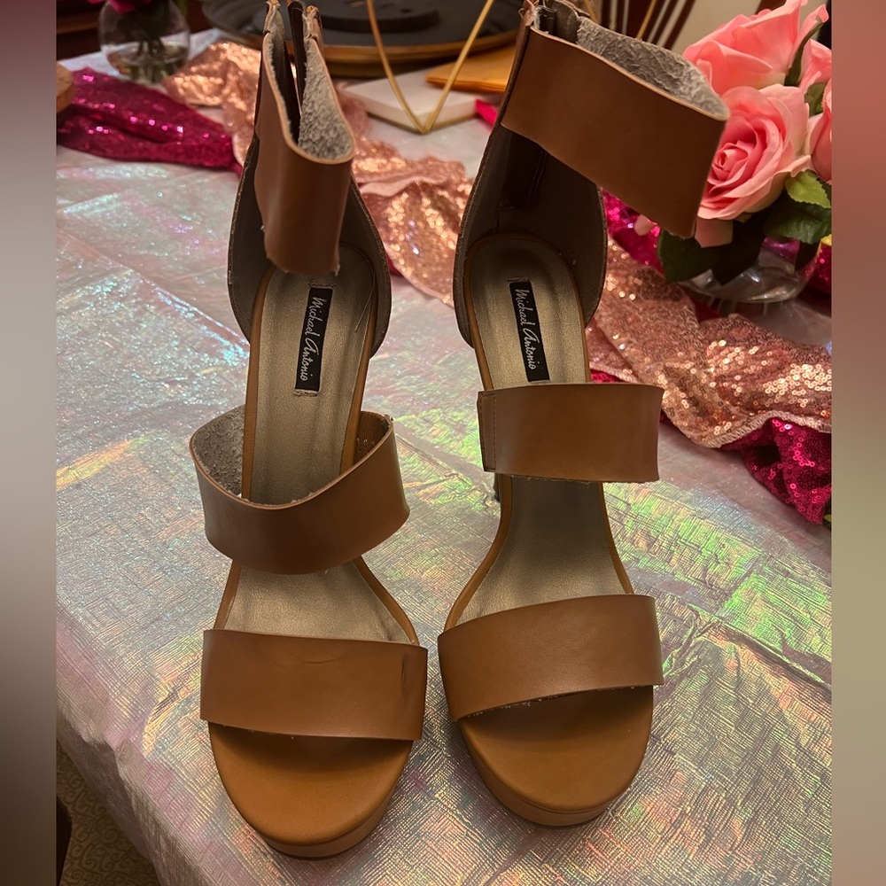 Michael Antonio Tarot Whiskey Pumps